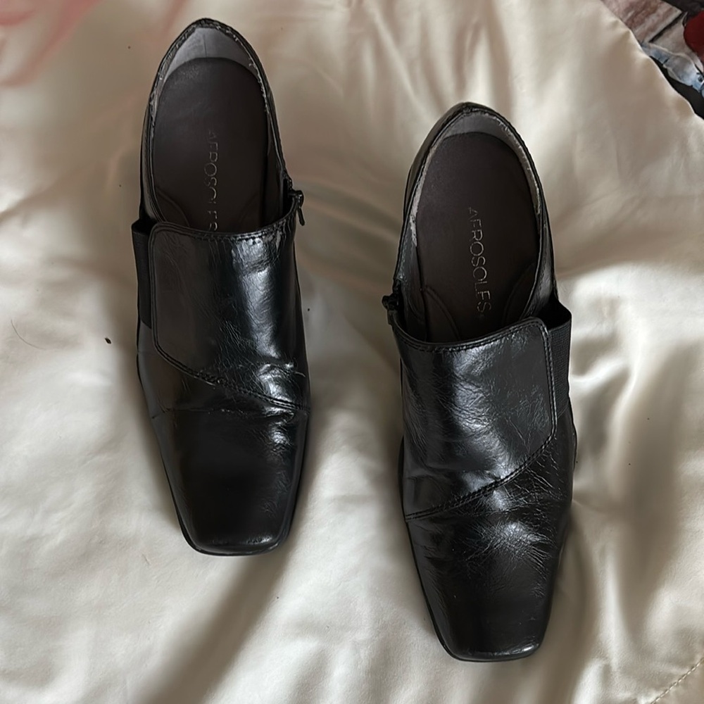 Aerosoles “Cingle File” in black. Size 7 1/2